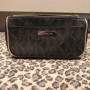 Michael Kors Accessory Bag!